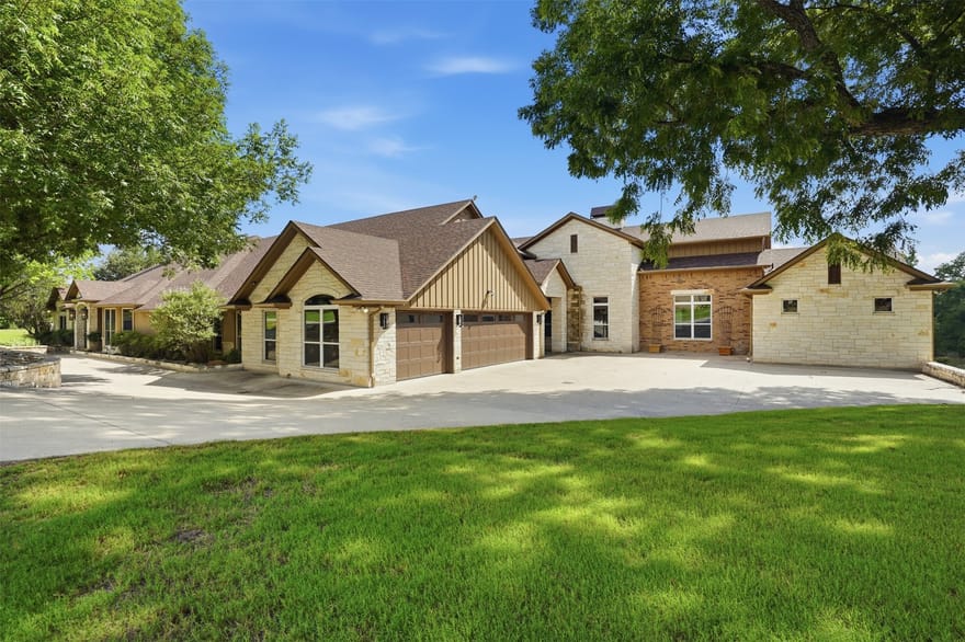 9310 Bellechase Road, Granbury, Texas