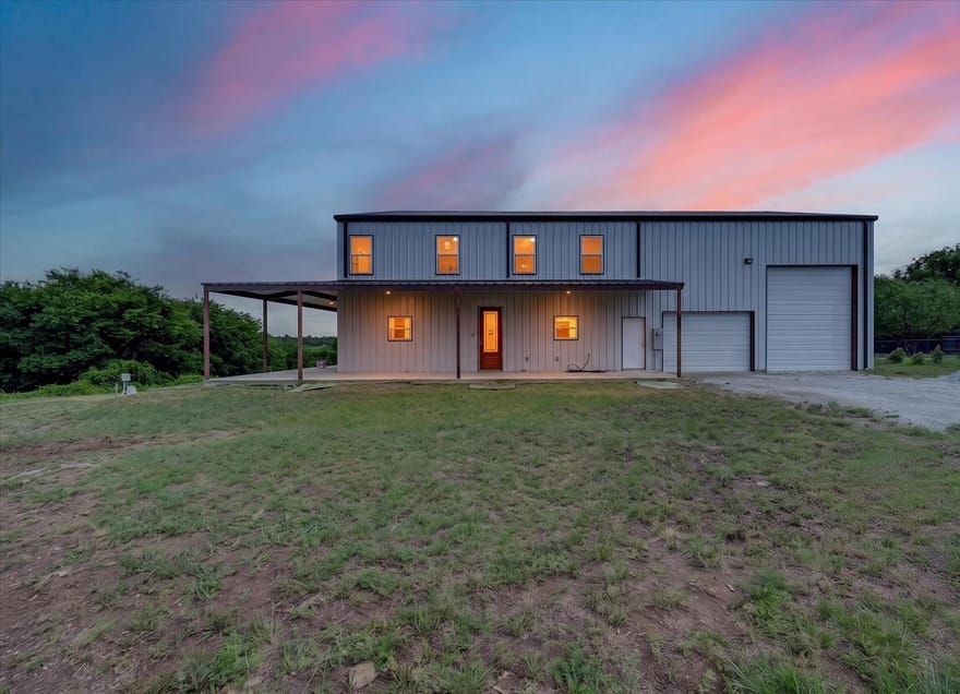 528 Hill County Road 4411, Grandview, Texas