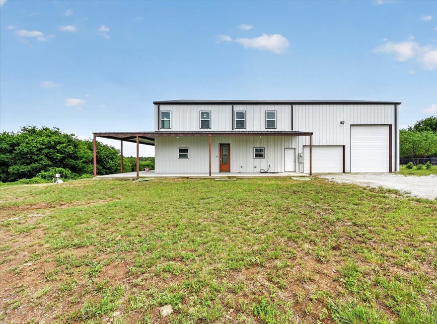 528 Hill County Road 4411, Grandview, Texas