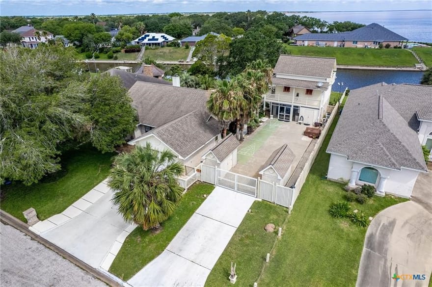 117 E Harbor Drive, Port Lavaca, Texas
