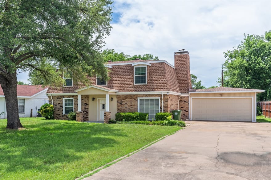 4102 Apache Trail Court, Granbury, Texas