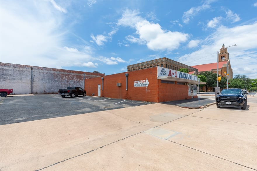 1241 N 3rd Street, Abilene, Texas