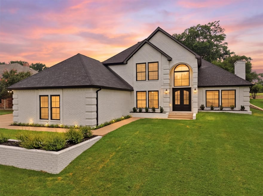 9121 Bontura Road, Granbury, Texas