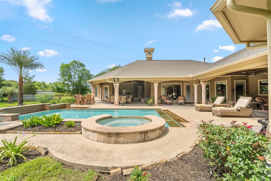 3020 Bridle Path, Friendswood, Texas