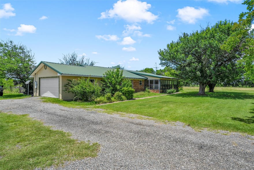 17590 State Highway 317, Moody, Texas