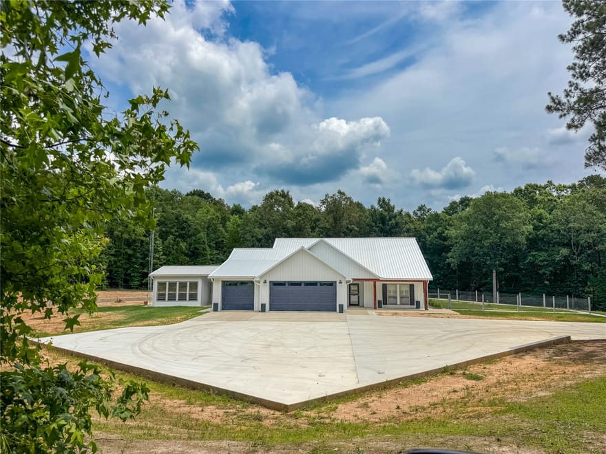 305 County Road 1145, Atlanta, Texas