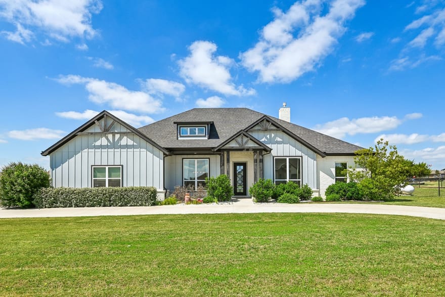 6517 Leo Lane, Godley, Texas