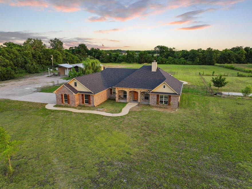 460 County Road 4421, Trenton, Texas