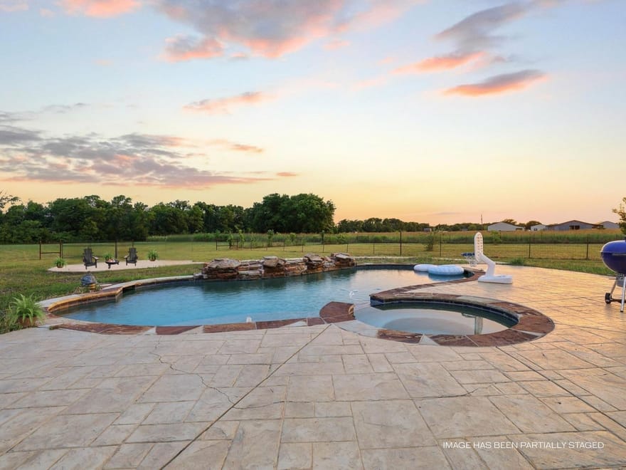 460 County Road 4421, Trenton, Texas