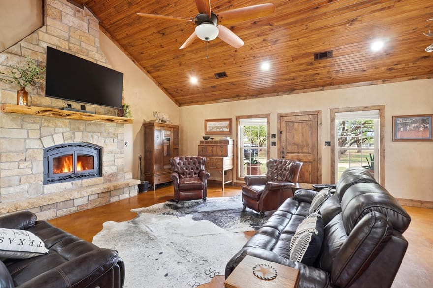 15030 N Fm 600, Avoca, Texas