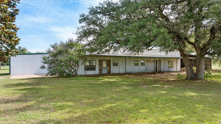 1810 Charlie Court, Granbury, Texas