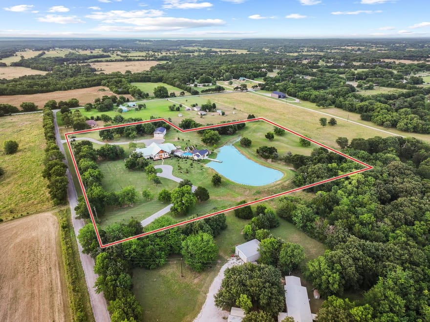 192 Mcclain Lane, Pottsboro, Texas