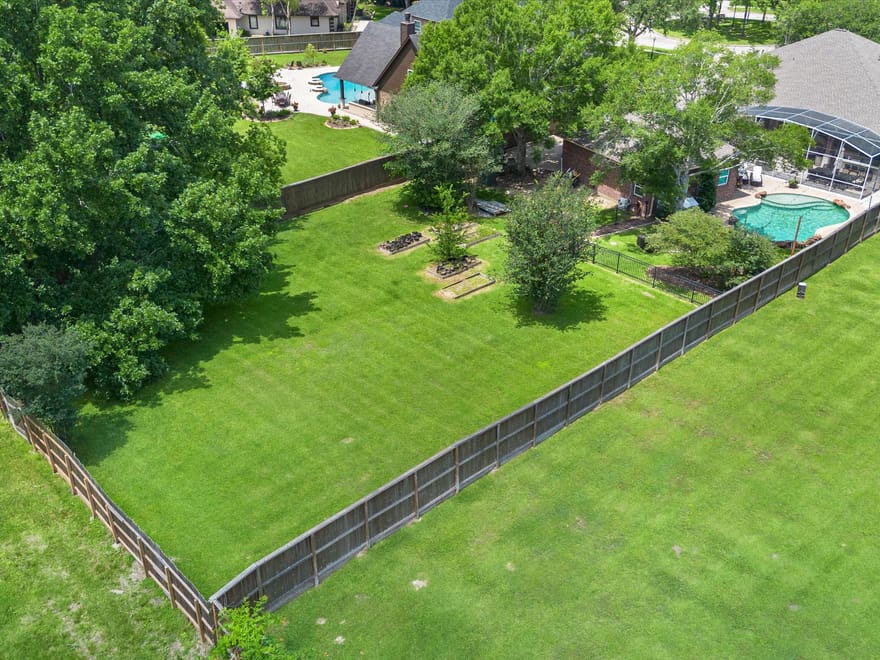 11 Marys Creek Lane, Friendswood, Texas