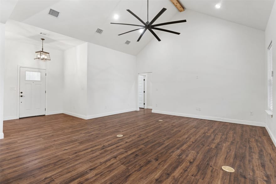 1754 Riverview Drive, Cleburne, Texas