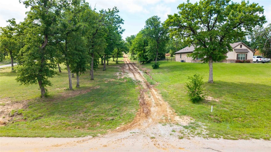 116 Oakwood Hills Drive, Paradise, Texas