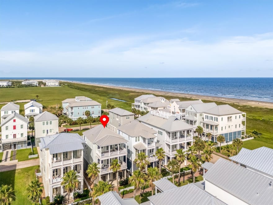 802 Beachtown Passage, Galveston, Texas