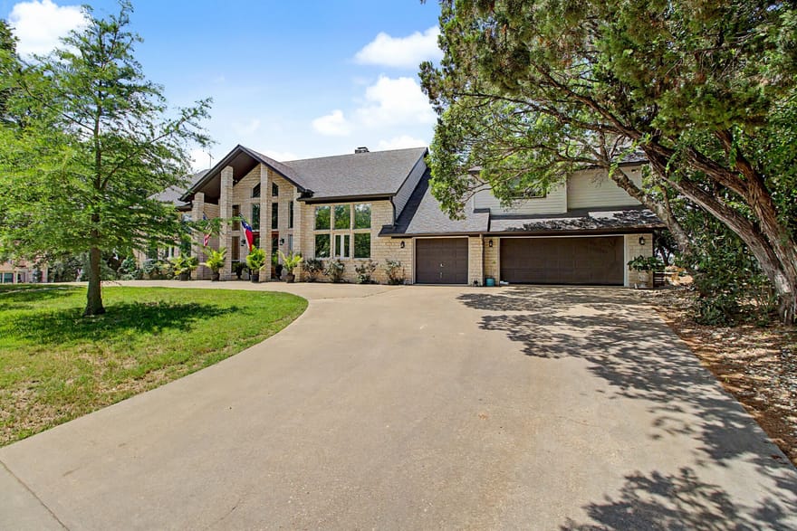 131 Live Oak Drive, Whitney, Texas