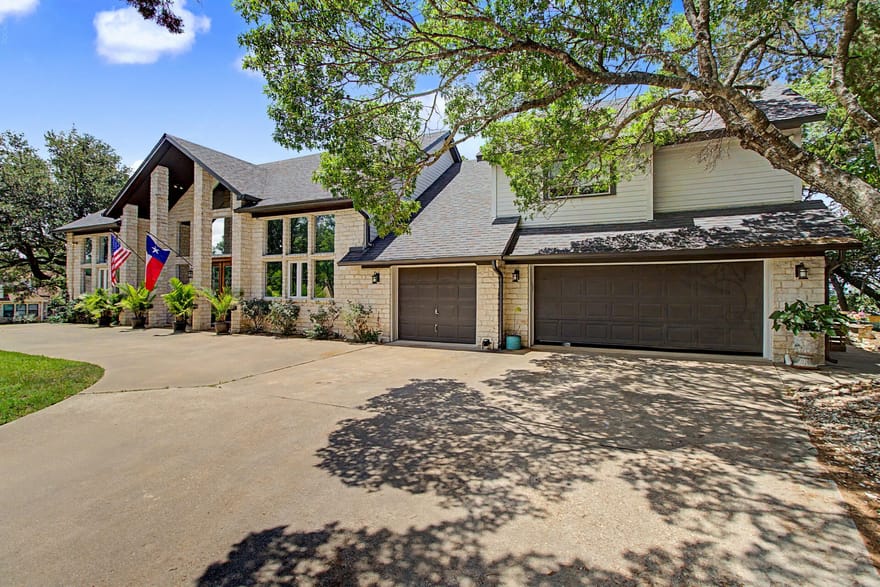 131 Live Oak Drive, Whitney, Texas