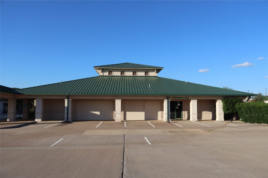 330 Grapevine Highway, Hurst, Texas