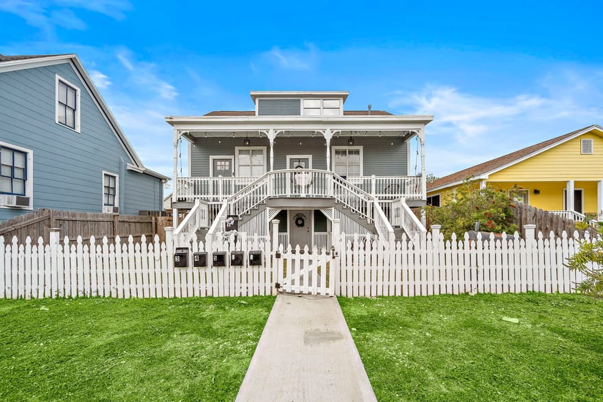 1322 Avenue L, Galveston, Texas