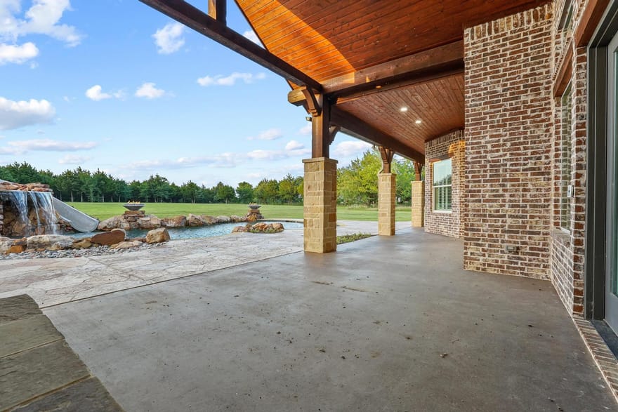 231 Geis Drive, Pottsboro, Texas