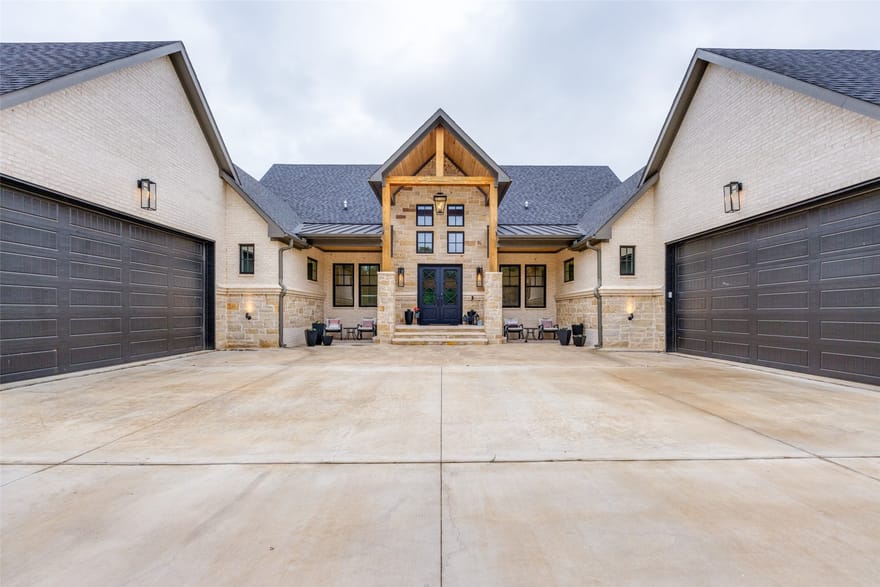 704 Palisades Drive, Gordonville, Texas