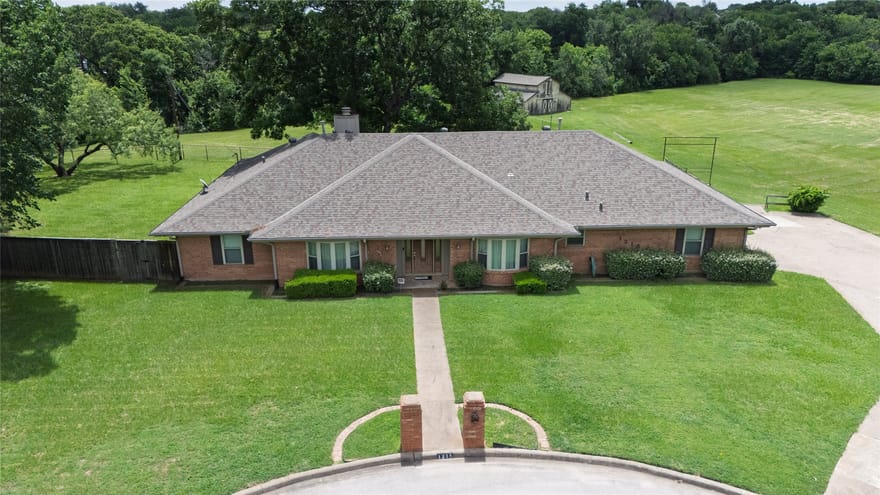 1215 Oakwood Trail, Southlake, Texas