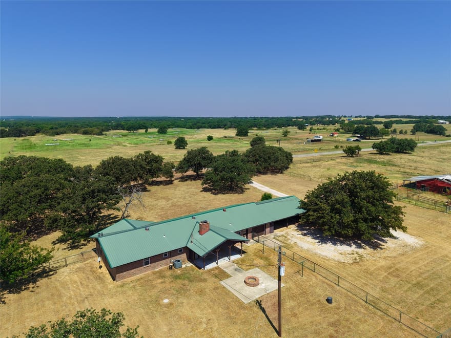 519 Fm 1815, Nocona, Texas