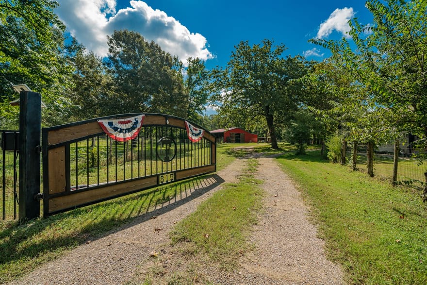 815 Vz County Road 4409, Ben Wheeler, Texas