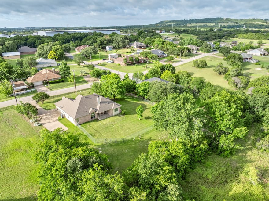 214 Knob Hill Drive, Granbury, Texas