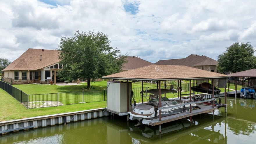 1011 Sunset Bay Court, Granbury, Texas