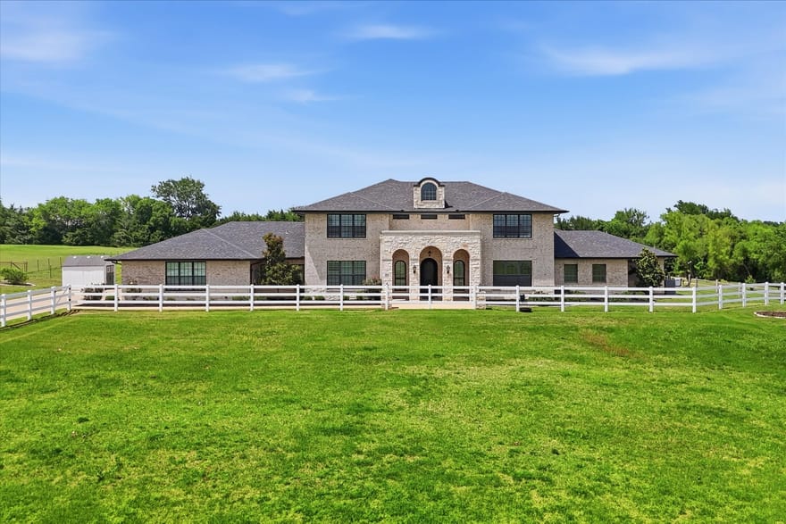 89 Thornwood Lane, Van Alstyne, Texas