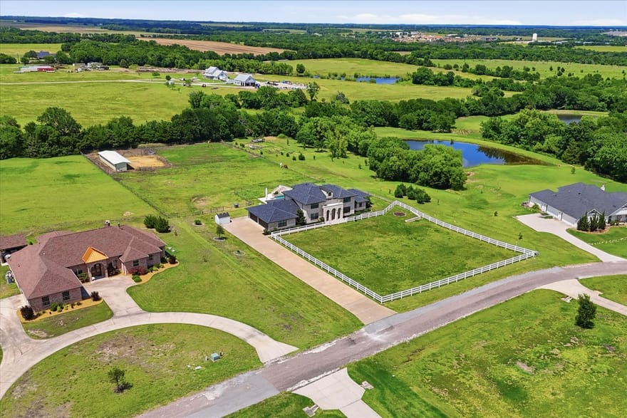 89 Thornwood Lane, Van Alstyne, Texas