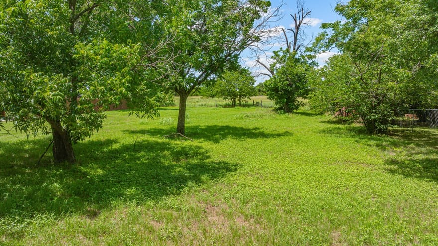 912 W Bridge Street, Granbury, Texas