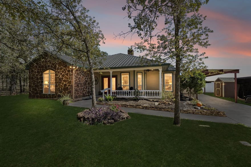 771 Hillje Road, Kingsbury, Texas