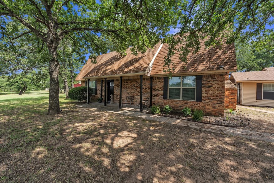 1016 County Road 314, Cleburne, Texas