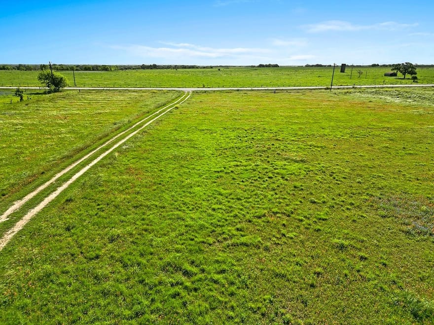 2080 Fm 155, Weimar, Texas
