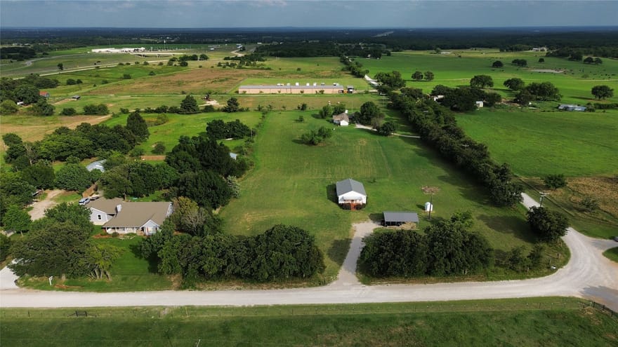 1306 Winn Road, Bowie, Texas