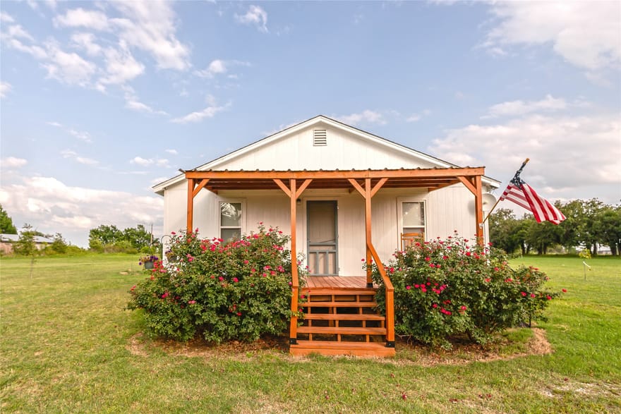 1306 Winn Road, Bowie, Texas