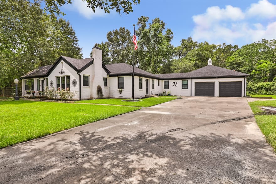 105 Wallisville Road, Liberty, Texas