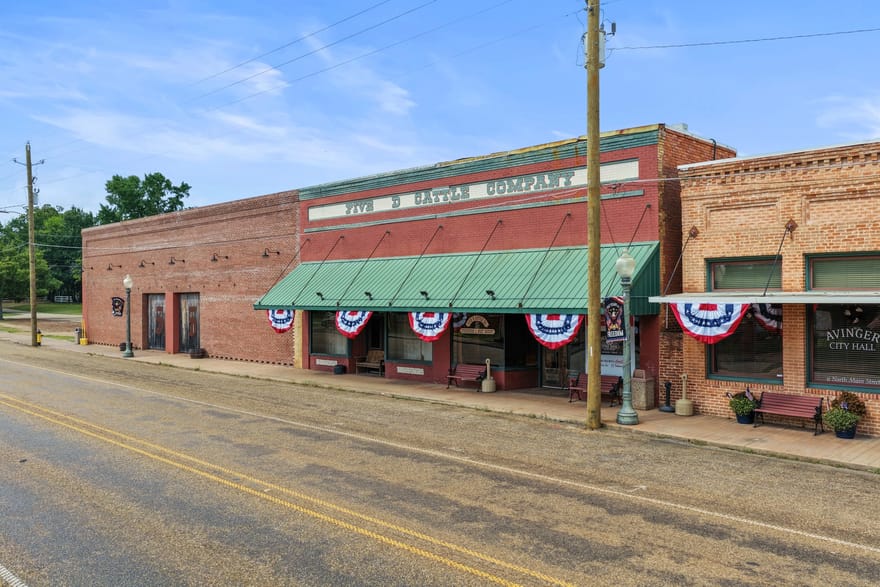 8 N Main Street, Avinger, Texas