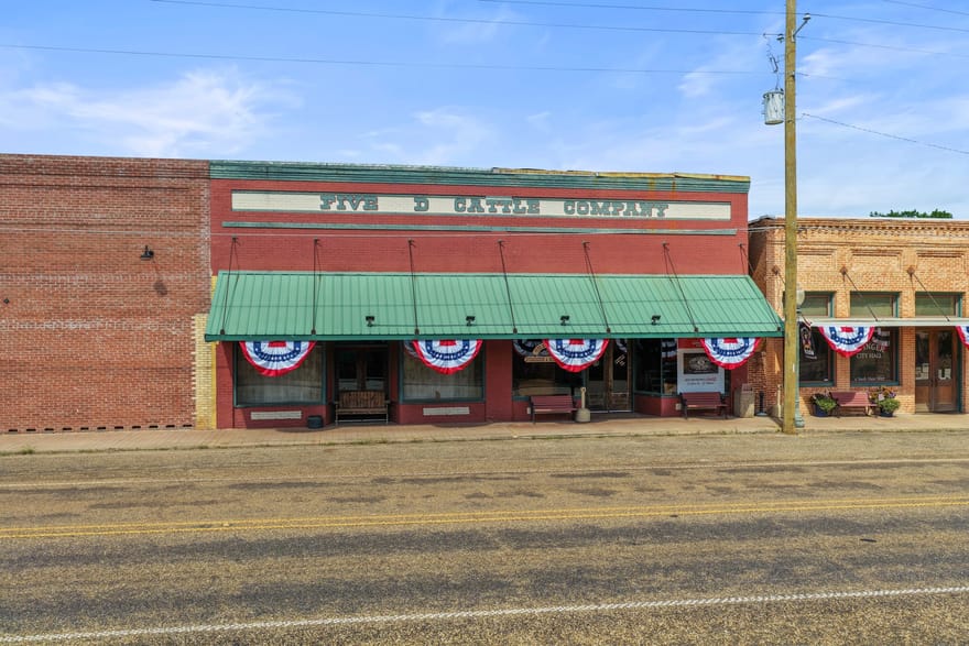 8 N Main Street, Avinger, Texas