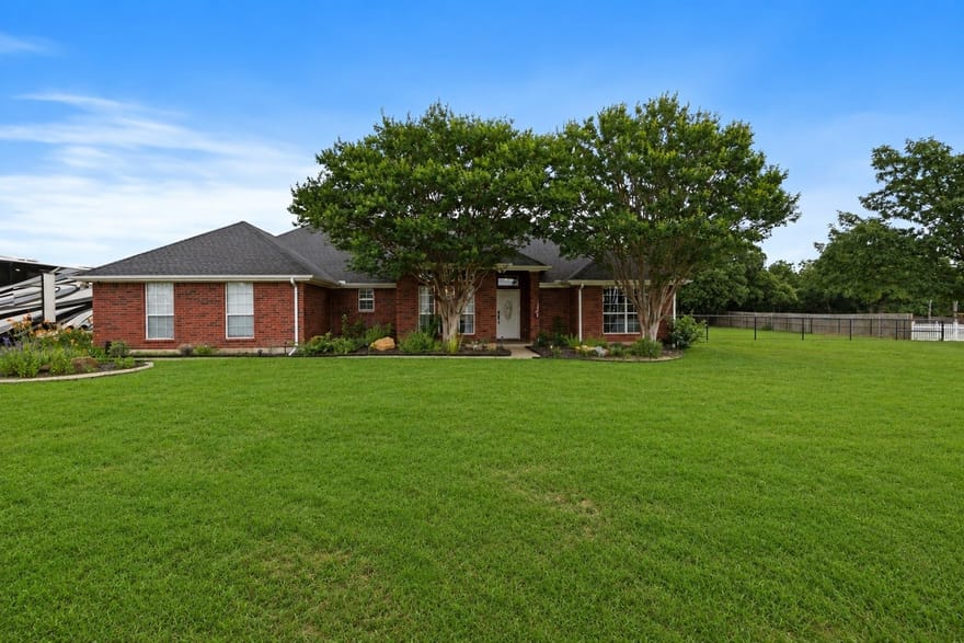 3909 Timbercrest Drive, Burleson, Texas