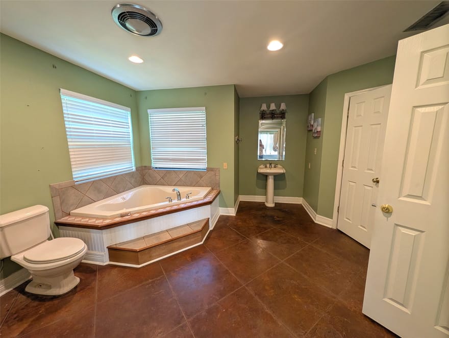 3717 Fm 1136, Orange, Texas