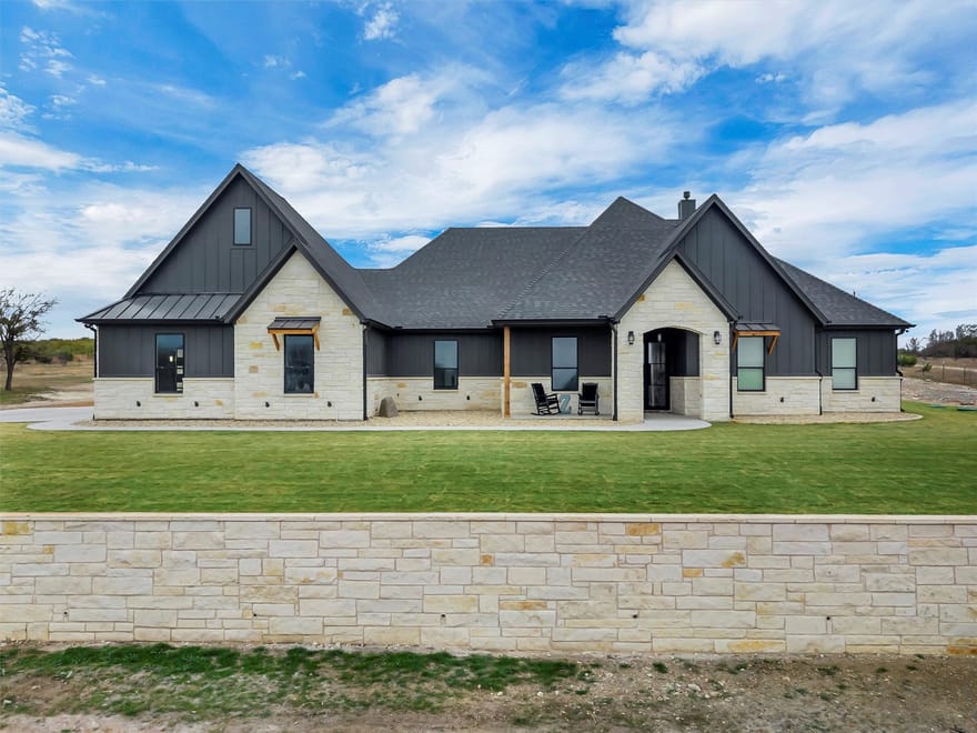 12503 County Road 1131, Godley, Texas