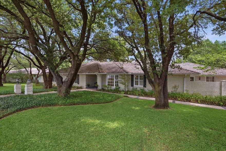 2209 Canterbury Drive, Westover Hills, Texas