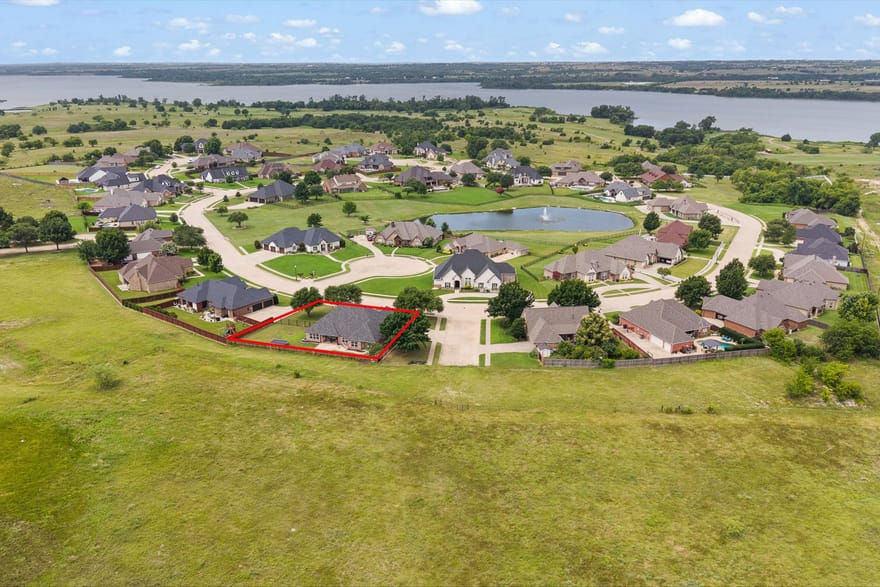 2211 Nottaway Drive, Cleburne, Texas