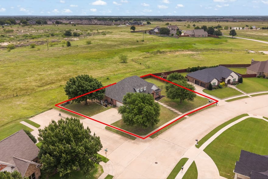 2211 Nottaway Drive, Cleburne, Texas