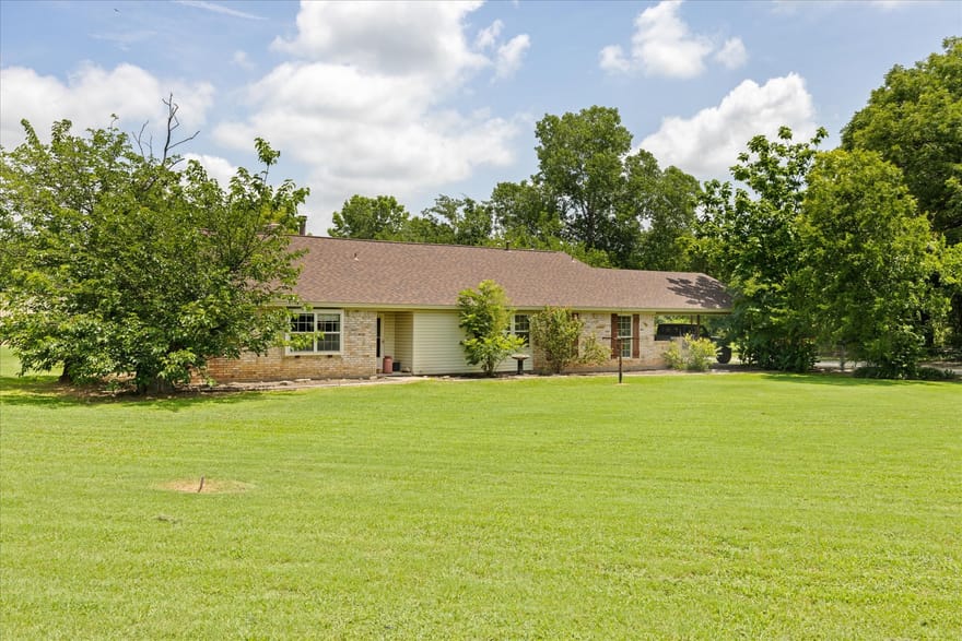 4210 Waples Road, Granbury, Texas