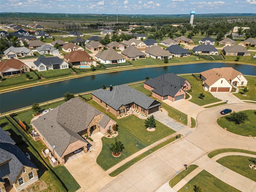 6214 Beretta Court, Granbury, Texas